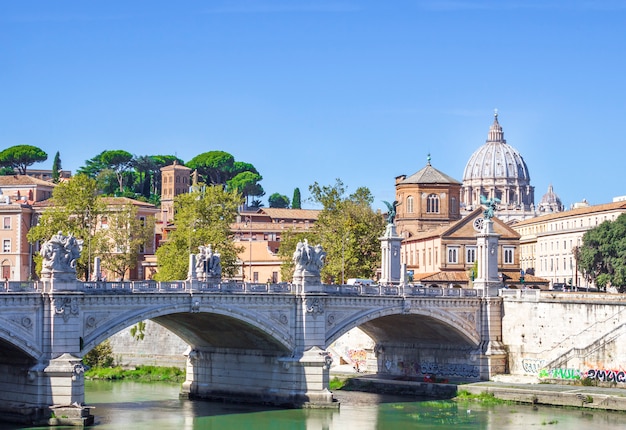 El puente de Victor Emmanuel II en Roma