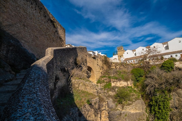 El Puente Viejo Puente Viejo y el desfiladero de Ronda Tajo de Ronda sobre el río Guadalevin Andalucía provincia de Málaga España