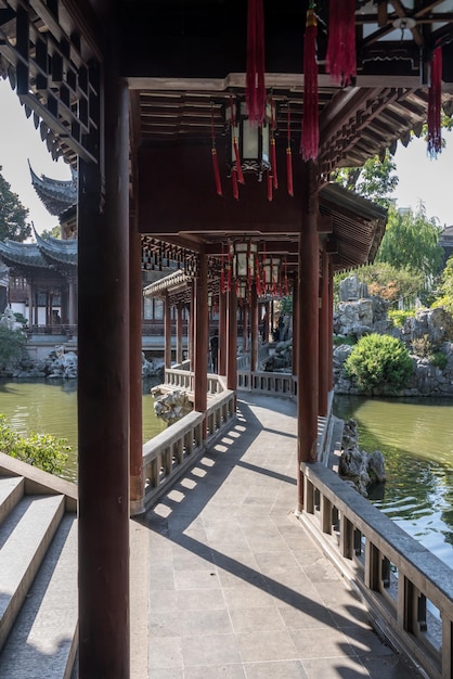 Puente en Yuyuan o Jardín Yu en Shanghai