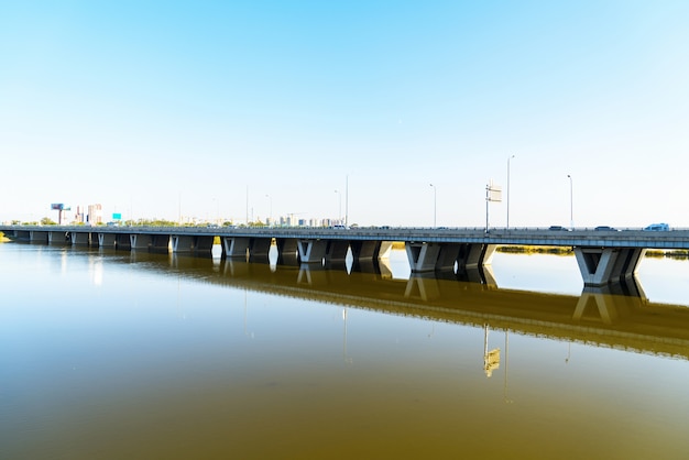 Puentes en el Canal en Beijing, China