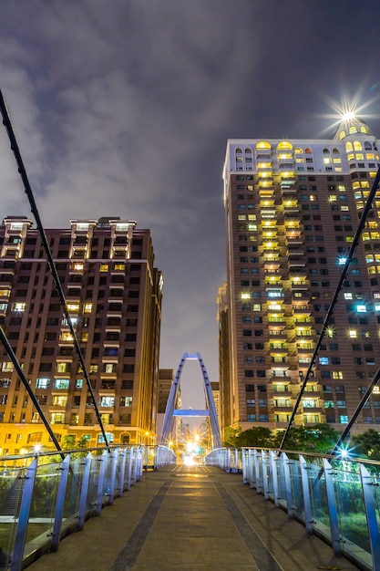 Puentes e iluminación en Taiwán