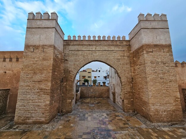 Puerta de acceso a la madrasa de la medina de Sala Marruecos