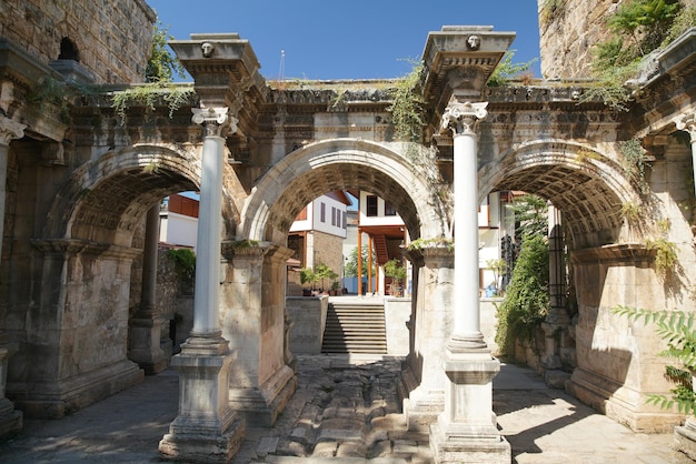 Puerta de Adriano en Antalya Turkiye