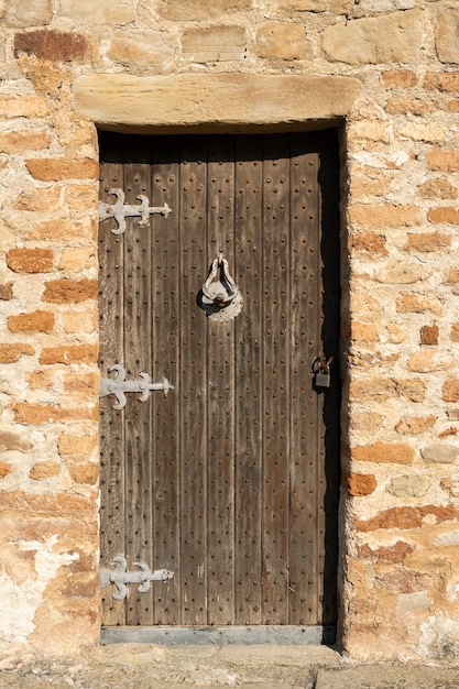 Puerta antigua de la Iglesia de San Antonio