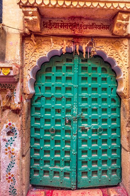 Foto puerta antigua jaisalmer