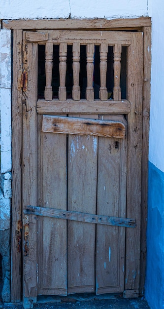 puerta antigua de madera