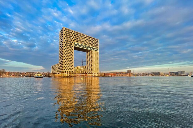 Foto la puerta de los apartamentos amsterdam cerca del lago