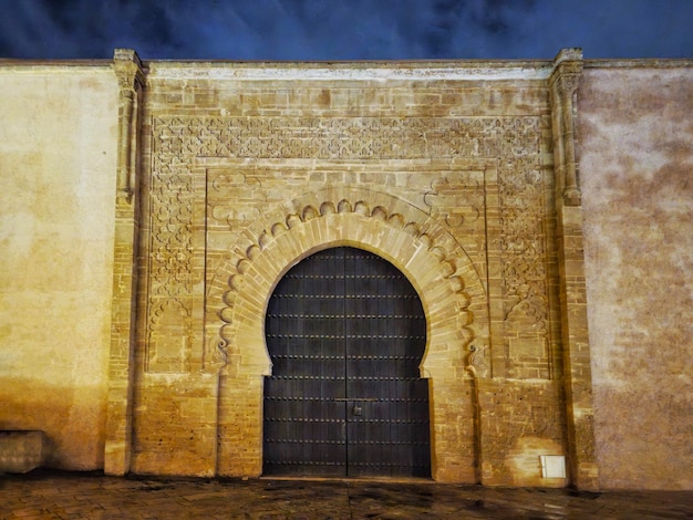 Puerta árabe en el muro de Rabat