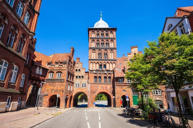 Foto puerta burgtor en lubeck alemania