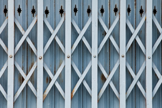 puerta corredera de acero