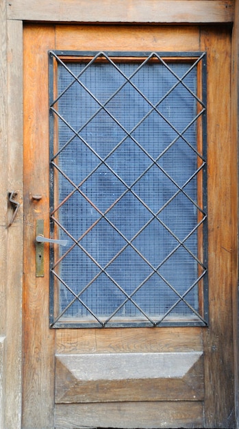 Puerta de un edificio antiguo