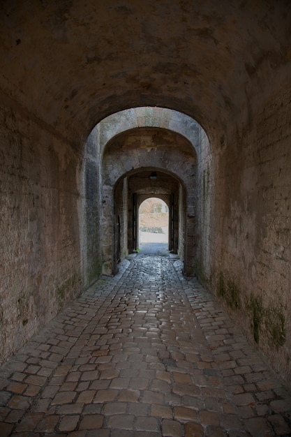 Puerta de entrada de arco en Blaye Citadel Gironde France