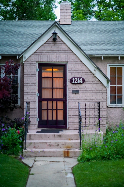 Foto la puerta de entrada de una casa foto