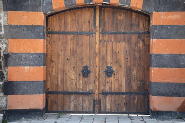 Puerta de madera antigua