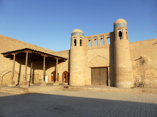 Puerta medieval en la ciudad de Khiva