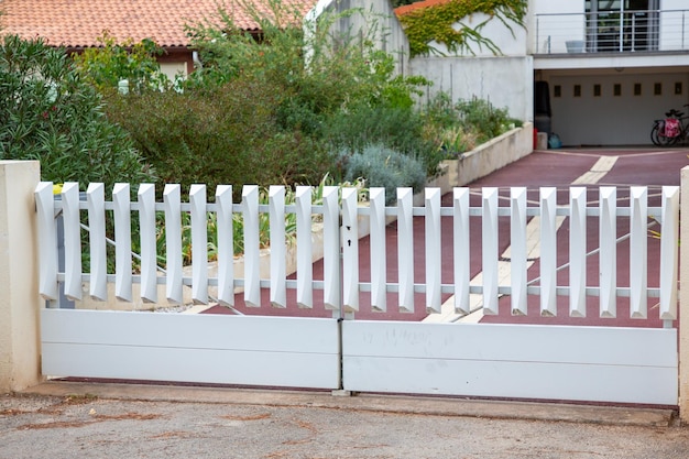 Puerta de PVC de diseño casa moderna listones de puerta de casa blanca