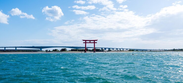 Puerta Roja Torii de Bentenjima Hamamatsu Shizuoka Japón