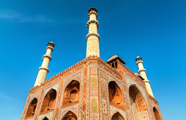 Foto puerta sur del fuerte sikandra en agra - uttar pradesh, india