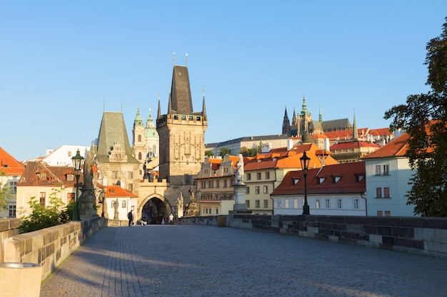 Puerta de la torre del puente de Carlos, Praga, República Checa