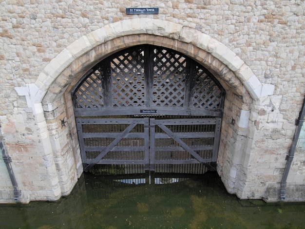 Puerta de los traidores en la Torre de Londres.