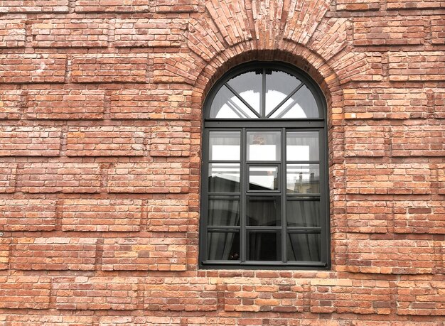 Foto puerta y ventana de madera de la casa vista frontal del edificio