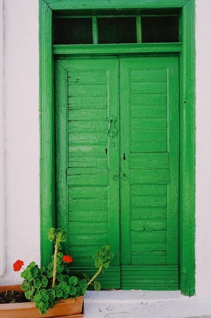 Foto la puerta verde en grecia