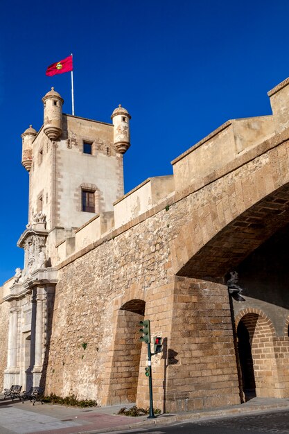 Puertas de la Tierra de Cádiz, España.