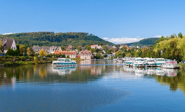 Puerto fluvial en Saverne, Alsase, Francia