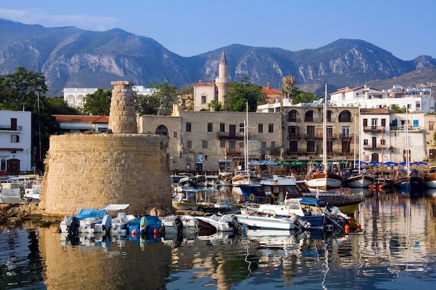 Foto puerto de kyrenia chipre turco