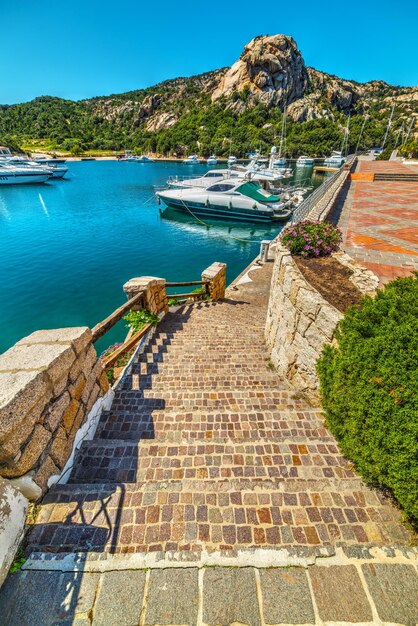 Puerto de Poltu Quatu en un día claro