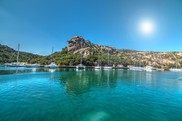 Puerto de Poltu Quatu en un día soleado