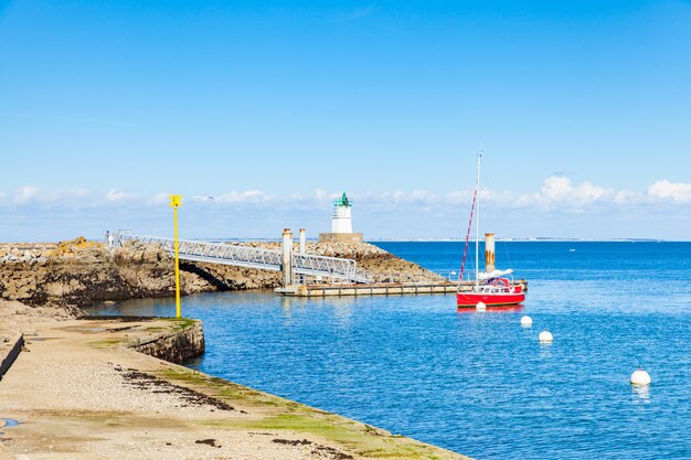 Puerto de Sauzon en Francia en la isla Belle ile en Mer en Morbihan