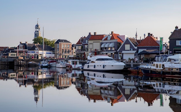 puerto de yates lago ciudad vieja Lemmer Holanda Países Bajos