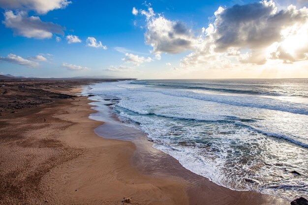 puesta de sol en la costa de El Cotillo, Islas Canarias