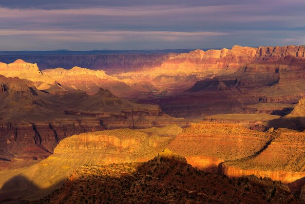 Puesta de sol escénica en el Gran Cañón