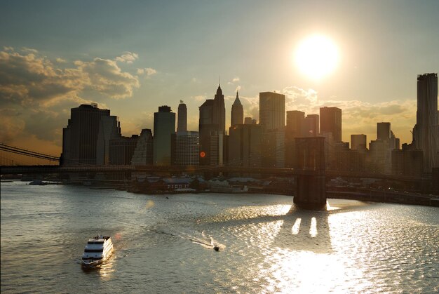 Puesta de sol de manhattan de la ciudad de nueva york