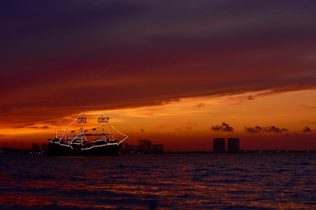 Puesta de sol en el mar Caribe