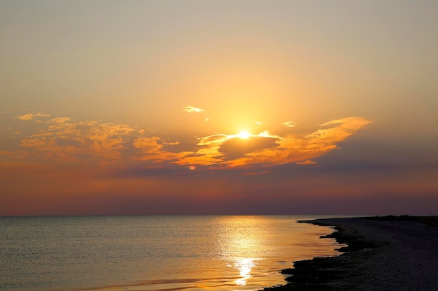 puesta de sol en el mar