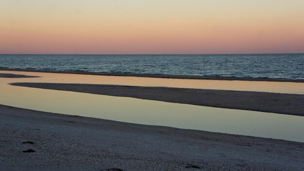 puesta de sol en el mar