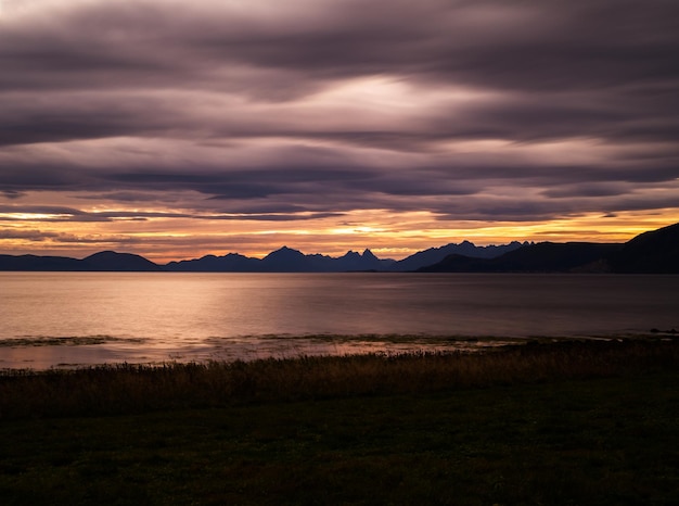 Puesta de sol en noruega