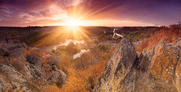 Puesta de sol de otoño rural