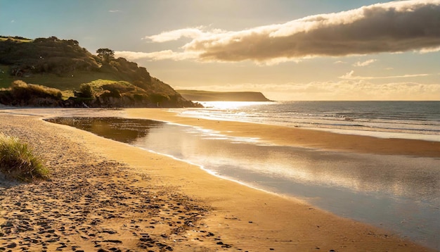 Foto la puesta de sol en la playa de un pequeño pueblo