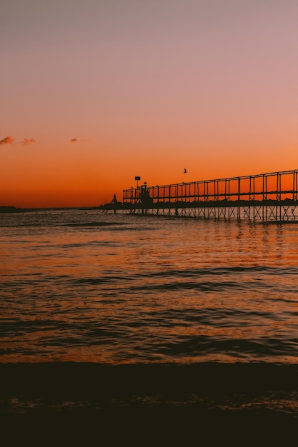 puesta de sol en la playa