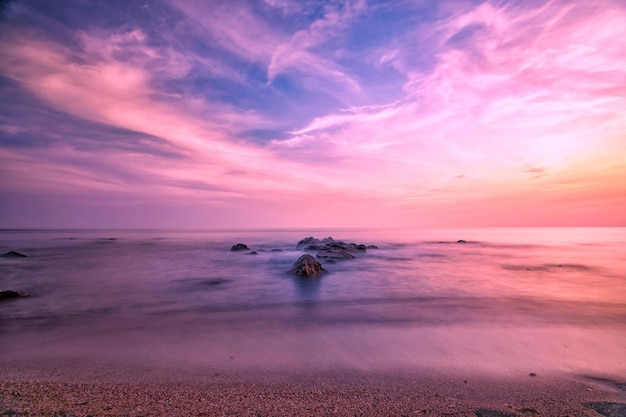 puesta de sol en la playa