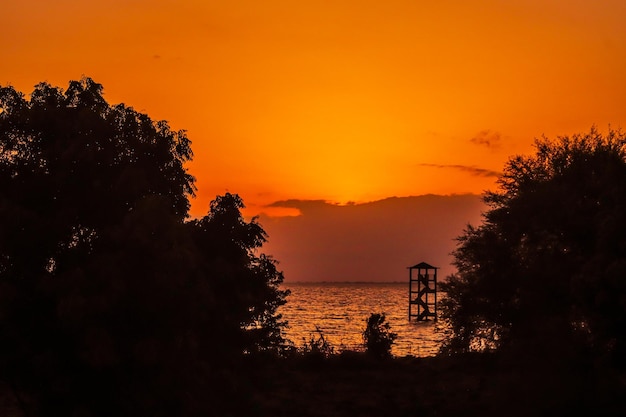 Puesta de sol sobre el Lago