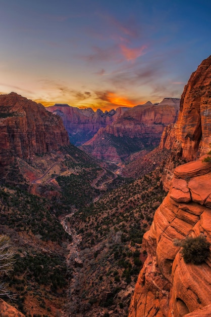 Puesta de sol sobre el Parque Nacional Zion Utah