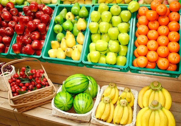 Puesto de frutas y verduras en el mercado