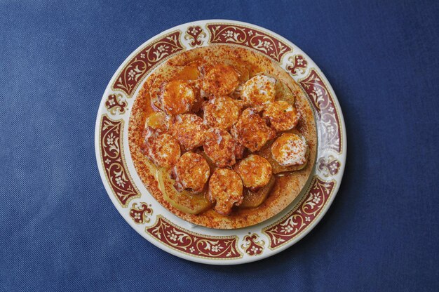 Pulpo de ala a la gallega servido en un plato