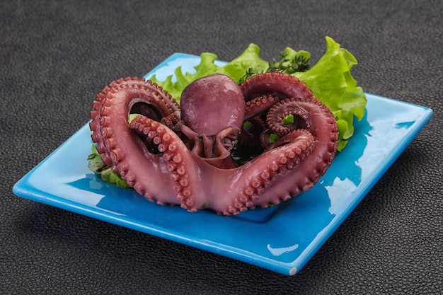 Pulpo hervido con hierbas