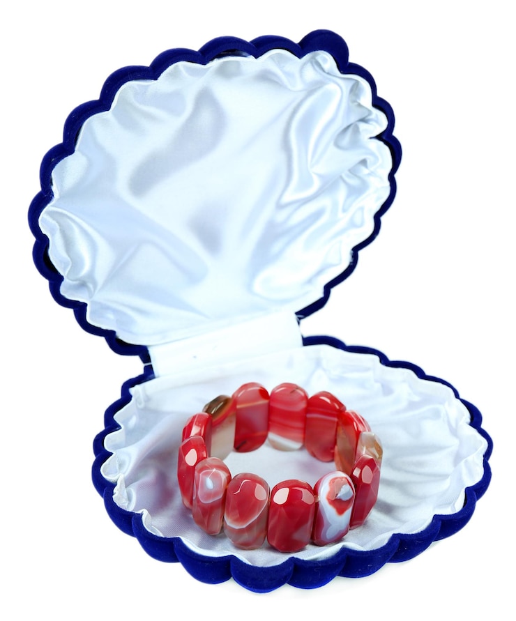Foto pulseira de moda isolada em branco